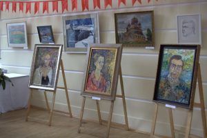 Посетители центра «Кижи» увидят выставку работ ко Дню России