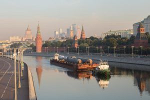  На МНПЗ доставлена партия крупногабаритного оборудования для строящейся комбинированной установки переработки нефти