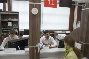 За приемом и выдачей документов Вы можете обратиться в офисы МФЦ. Фото: архив, «Вечерняя Москва»