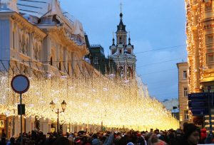 Новогодняя подсветка будет украшать столицу до конца февраля. Фото: архив, «Вечерняя Москва»
