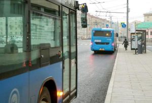 Маршруты автобусов изменятся 23 февраля. Фото: mos.ru