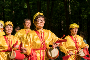 Акция в честь Всемирного дня китайской практики. Фото: официальный сайт Сада имени Баумана