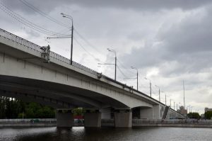Состояние Большого Краснохолмского моста проверили по техническим показателям. Фото: Анна Быкова, «Вечерняя Москва»