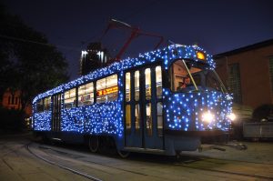 Трамвай в «праздничном обмундировании» выйдет на маршрут в честь Дня московского транспорта. Фото предоставлено пресс-службой ГУП «Мосгортранс»