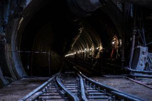 Систему освещения в московском метро собираются модернизировать. Фото: Пелагия Замятина, «Вечерняя Москва»