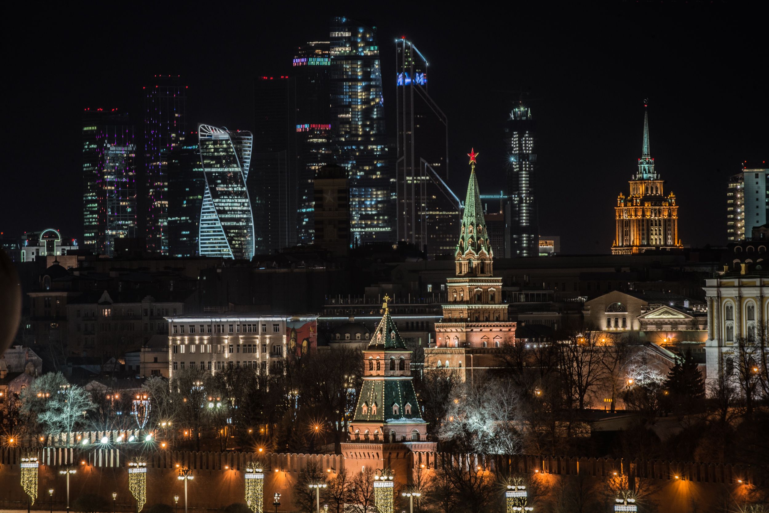 Программа вечер москва. Москва мировая столица. Москва ночью. Центр Москвы вечером. Ночная Москва Эстетика.