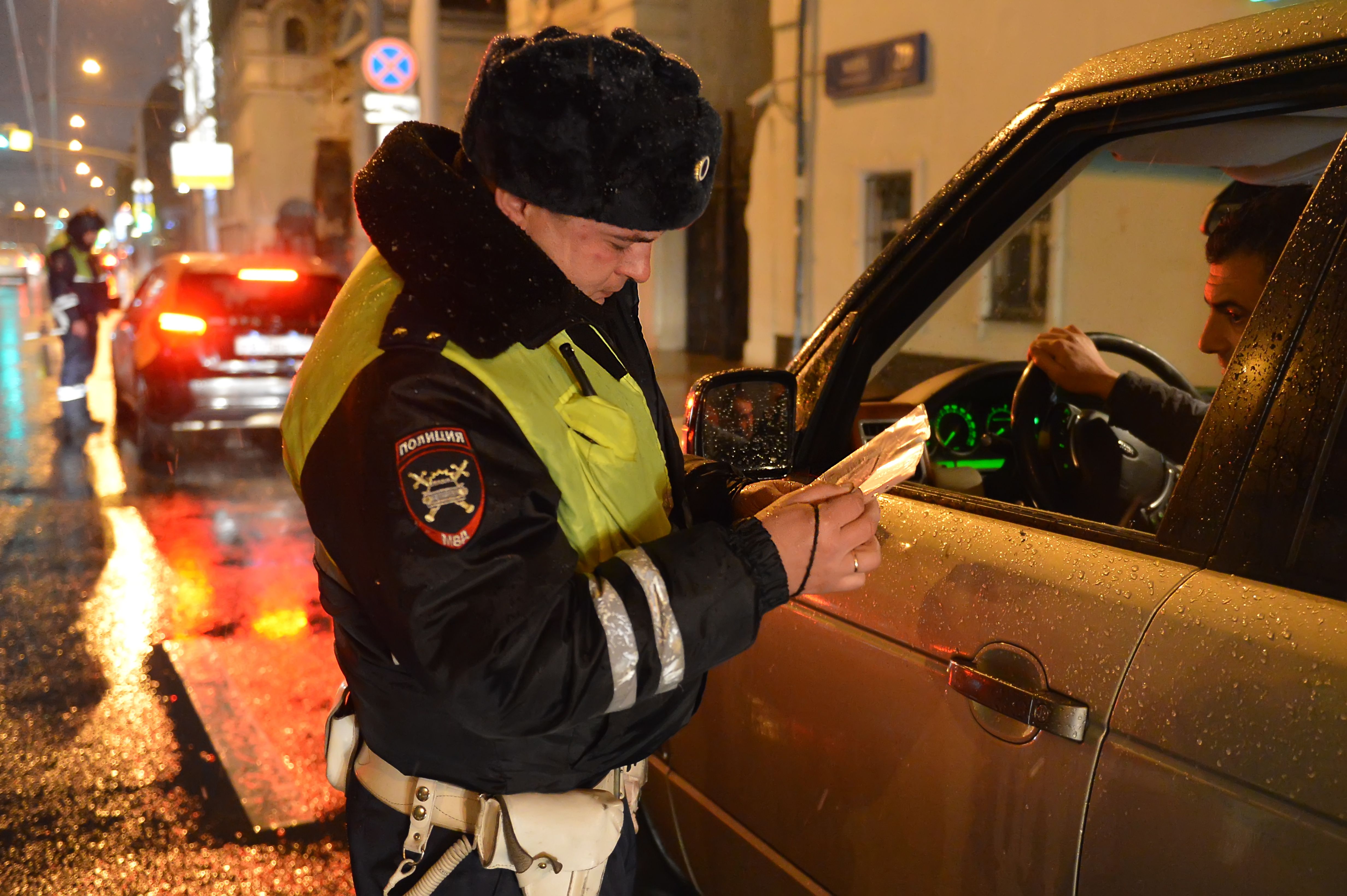 Дпс цао москва. Рейд ГИБДД зима. Нетрезвый водитель мероприятие ГИБДД. Нетрезвый водитель ГИБДД профилактическое мероприятие. ГИБДДШНИК зима.