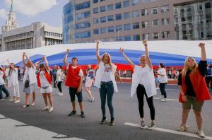 В Москве День флага отпраздновали около полумиллиона человек. Фото: официальный сайт мэра Москвы