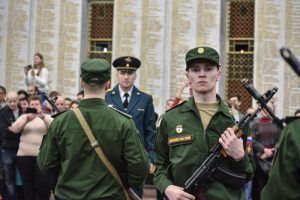 Почти 500 новобранцев Семеновского стрелкового полка приняли присягу. Фото: Пелагия Замятина, «Вечерняя Москва»