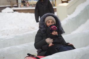 Cнежную горку откроют в саду имени Баумана. Фото: архив, «Вечерняя Москва»