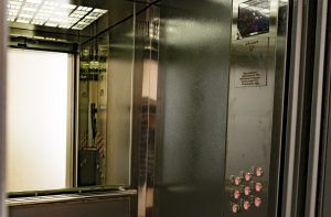 Лифты заменят по 12 адресам района. Фото: Фонд капитального ремонта города Москвы