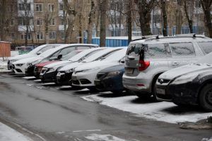 Жители районов, в которых появятся платные парковки, уже сейчас могут оформлять резидентные разрешения. Фото: Анна Быкова