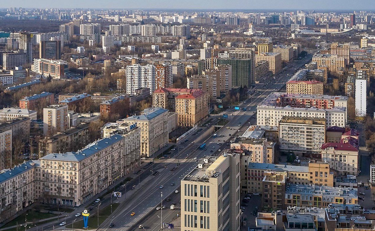 Города организация москва. Большая улица в Южном административном округе Москва.