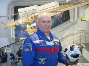 Космонавт-испытатель Артемьев призвал серьёзно воспринимать угрозу COVID-19. Фото: Антон Гердо, «Вечерняя Москва»
