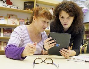 Людей старшего поколения проконсультируют в «Некрасовке» на тему пользования интернет-ресурсами