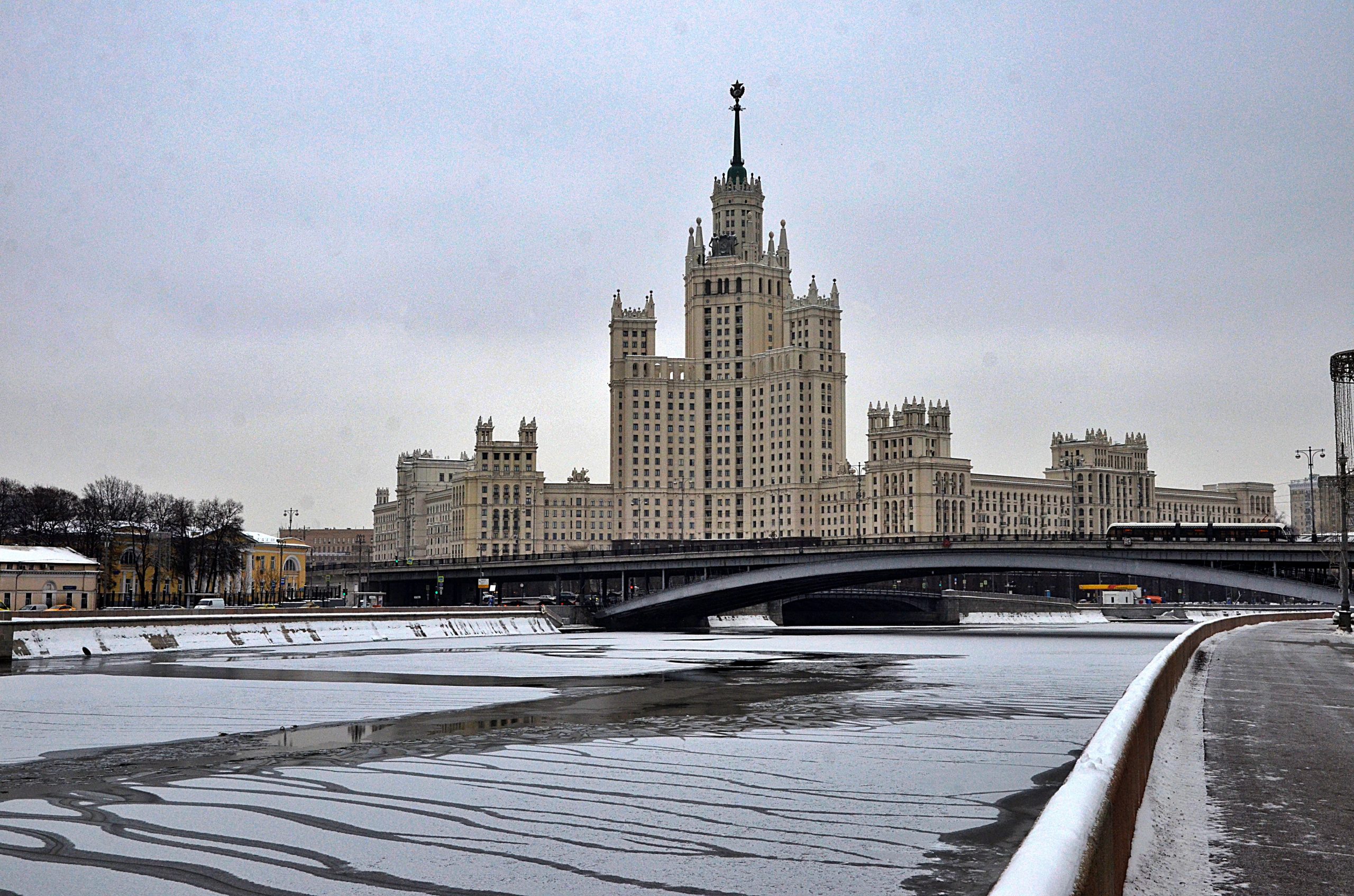 Москва о важном. Москва ноябрь фото 2021. Центр Москвы фото ноябрь 2021 год. Садовое кольцо 2021 фото. Прогулка по Москве ноябрь 2021.