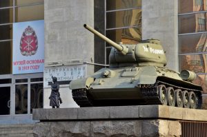 Воспитанникам «Школы на Яузе» рассказали о танке Т-34. Фото: Анна Быкова, «Вечерняя Москва»