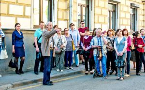 Представители Московского дома национальностей провели пешеходную экскурсию. Фото: сайт мэра Москвы