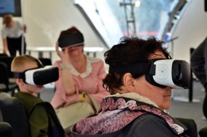 Москвичам рассказали о том, как VR-технологии помогают госслужащим. Фото: Анна Быкова