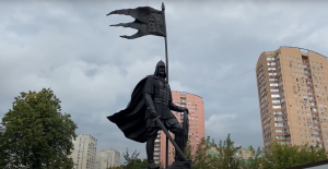 Лавров, Турчак и Попов открыли памятник  Александру Невскому. Фото: скриншот с видеохостинга