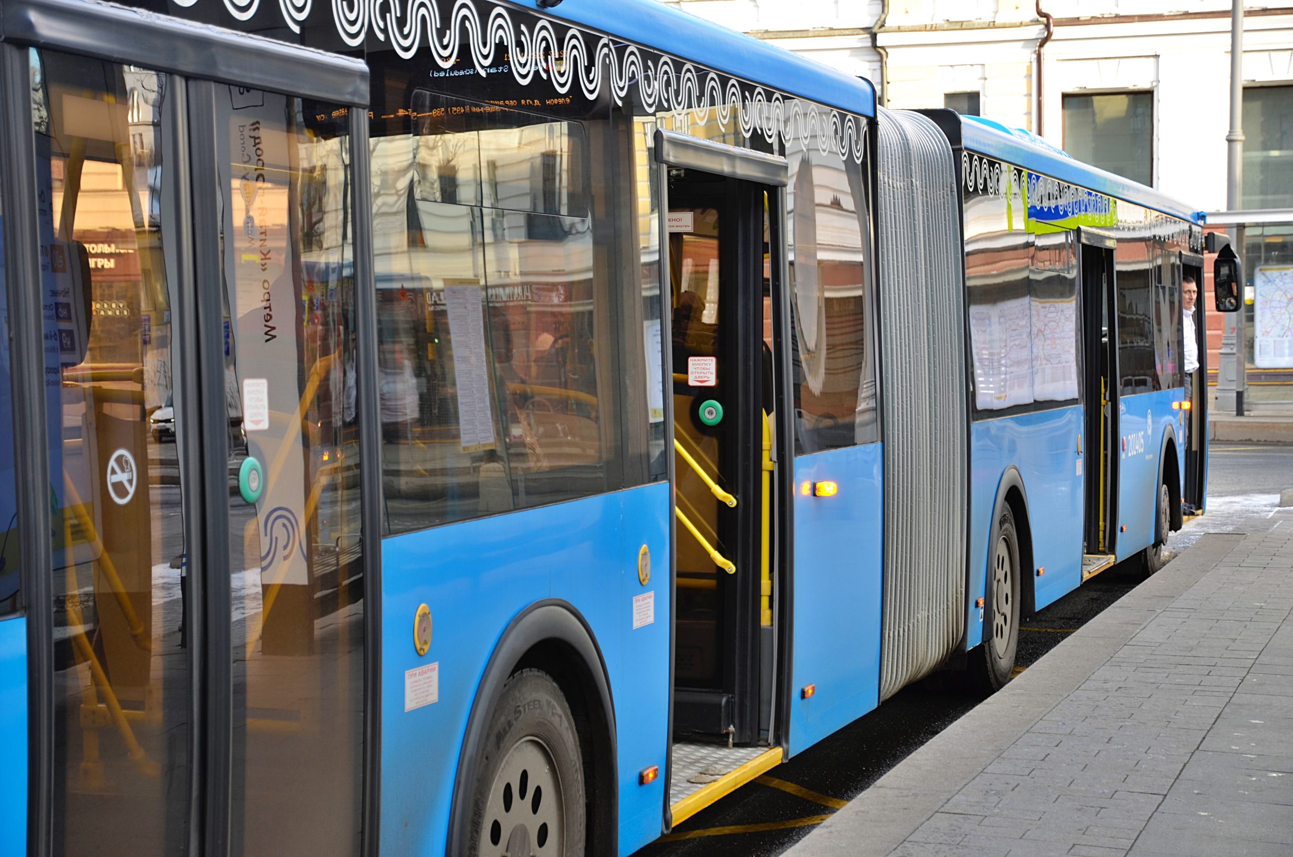 Новый общественный транспорт. Новые автобусы. Автобус Москва. Старые автобусы. Новые московские автобусы.