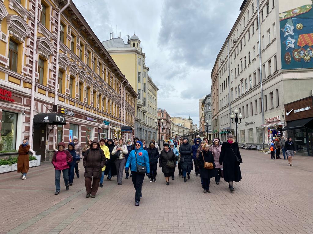 Пешеходные прогулки по москве. Московские дома. Пешеходные улицы Москвы в центре. Вечерняя прогулка по Москве на Арбате. Москва экскурсии.