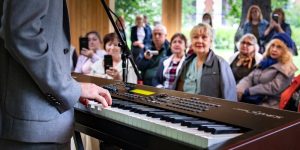 Проект «Московское долголетие»: в саду Баумана будут преподавать вокал. Фото: сайт мэра Москвы 