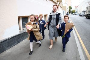 Самые известные московские тройняшки пошли в первый класс. Фото предоставили сотрудники «Объединения многодетных семей города Москвы»