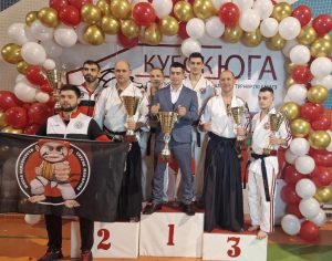 Ученики школы №1429 завоевали золотые медали на соревнованиях по Косики каратэ. Фото со страницы образовательного учреждения в социальных сетях