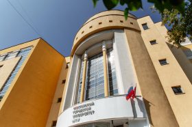 Абитуриентов пригласили на экскурсию в корпус филологии МПГУ. Фото: Telegram-канал МПГУ