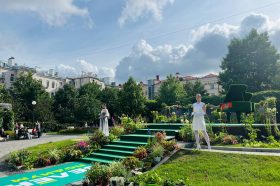 «Зеленый подиум»: фестиваль моды состоится в Саду имени Н.Э. Баумана. Фото: Telegram-канал Сада имени Н.Э. Баумана