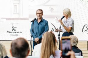 Летняя площадка «Зеленый дворик» открылась у театра «Современник». Фото: Пресс-служба Департамента культуры города Москвы