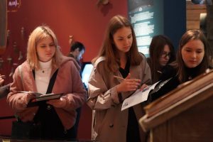 «Корни и крона»: выставка четырех поколений династии Мотовиловых откроется на Жуковской улице. Фото: Анна Быкова, «Вечерняя Москва»