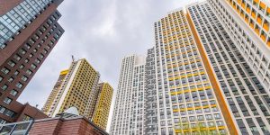 Более тысячи москвичей по программе реновации оформили документы на квартиры в Басманном районе. Фото: сайт мэра Москвы
