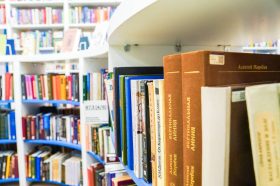 Занятие на тему использования ИИ пройдет в «Некрасовке». Фото: Ксения Догонашева, «Вечерняя Москва»