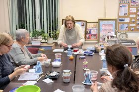 Мастер-класс провели в управе района. Фото: страница управы Басманного района