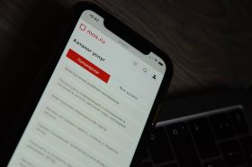 Сотрудники Главархива представили новый метод поиска документов о трудовой деятельности. Фото: Анна Быкова, «Вечерняя Москва»