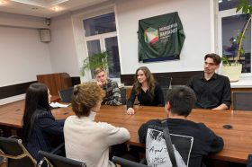 Заседание провели активисты Молпалаты района. Фото: страница Молпалаты Басманного района в социальных сетях